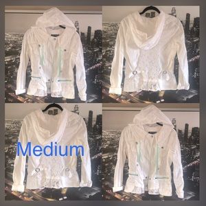 Size Medium Daytrip white aqua lace jacket